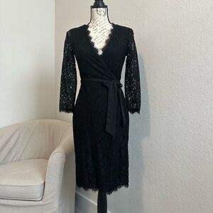 Brand new Diane von Furstenberg Juliana Black Wrap Lace Dress Size 2/ XS